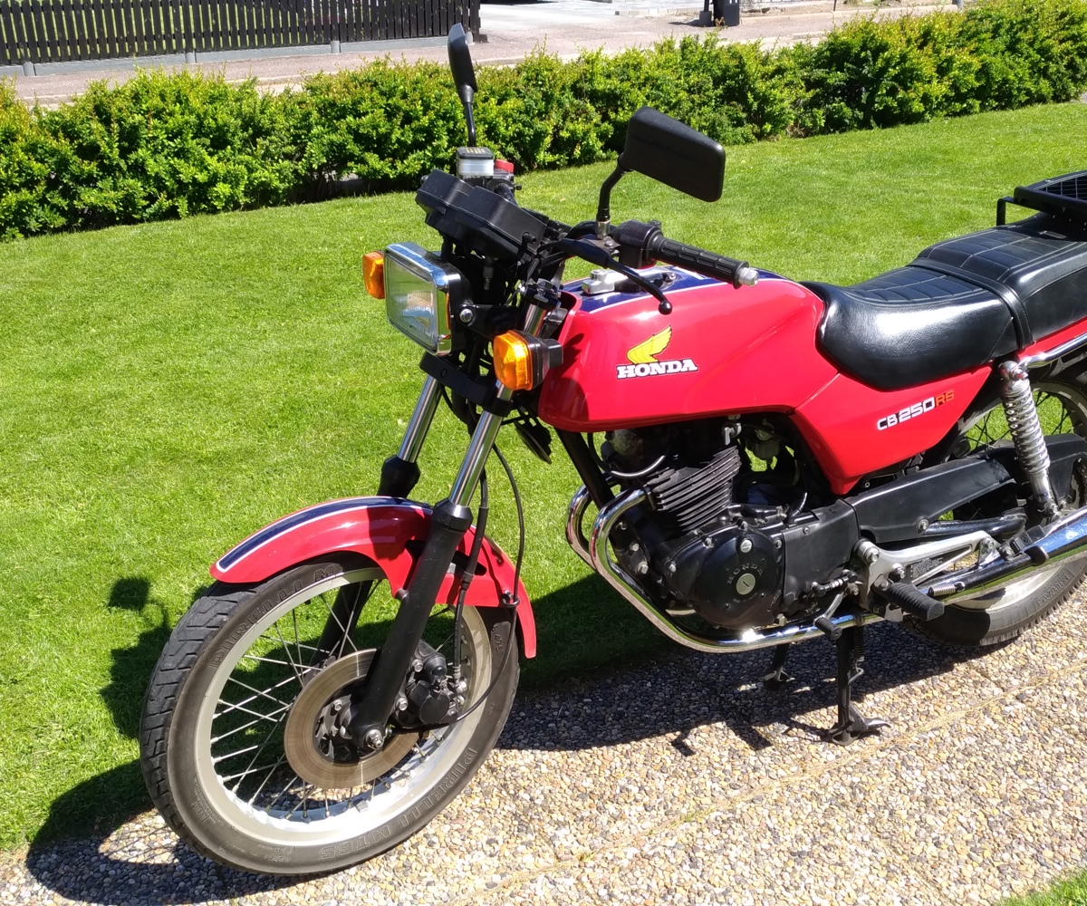 21 1980 Honda 250 RS.jpg